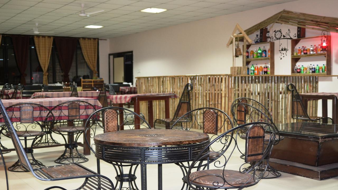 Oyo 19024 Majestic Oak Bush Hotel Mussoorie Bagian luar foto