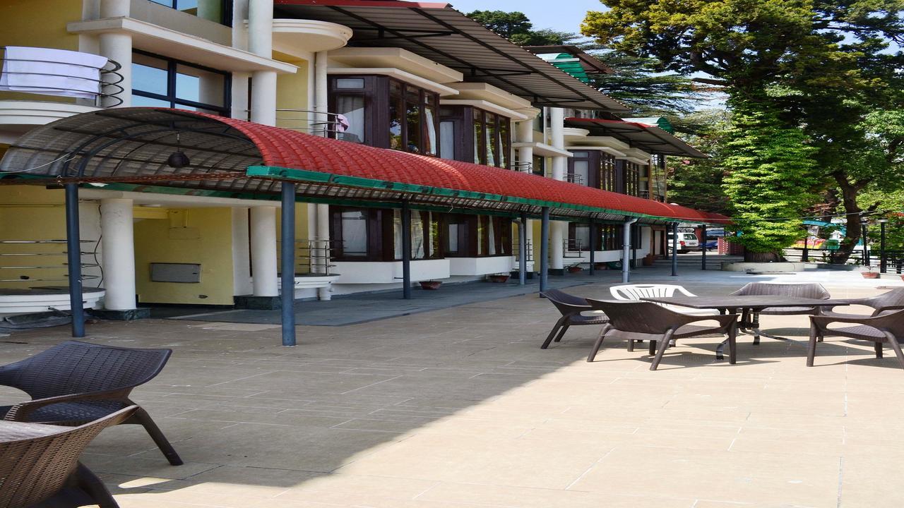 Oyo 19024 Majestic Oak Bush Hotel Mussoorie Bagian luar foto