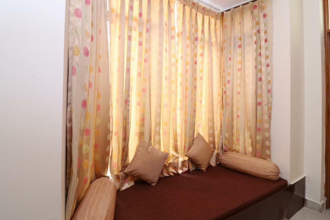 Oyo 19024 Majestic Oak Bush Hotel Mussoorie Bagian luar foto